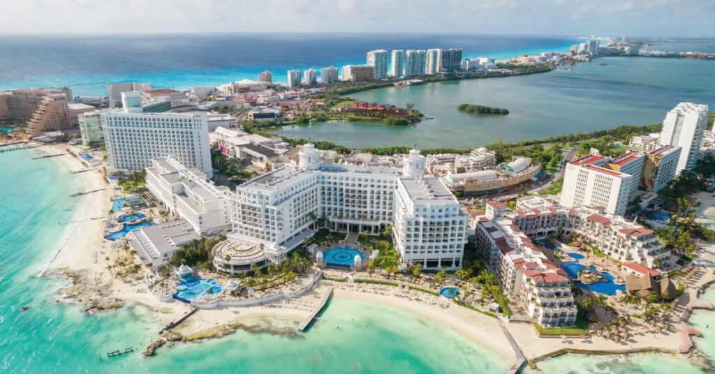 Cancún named worst tourist destination of 2025