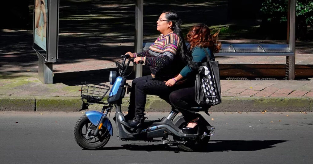 CDMX Bans Electric Bikes and Scooters from bike lanes Starting May 20, 2025